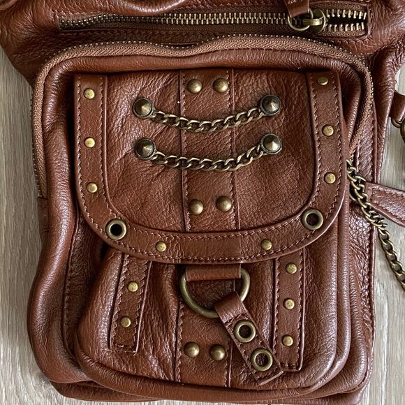 HANDS FREE BAG - ANTI THEFT-WEAR 8 WAYS - SOFT LEATHER - BROWN - LAST 1 - Picture 2 of 5